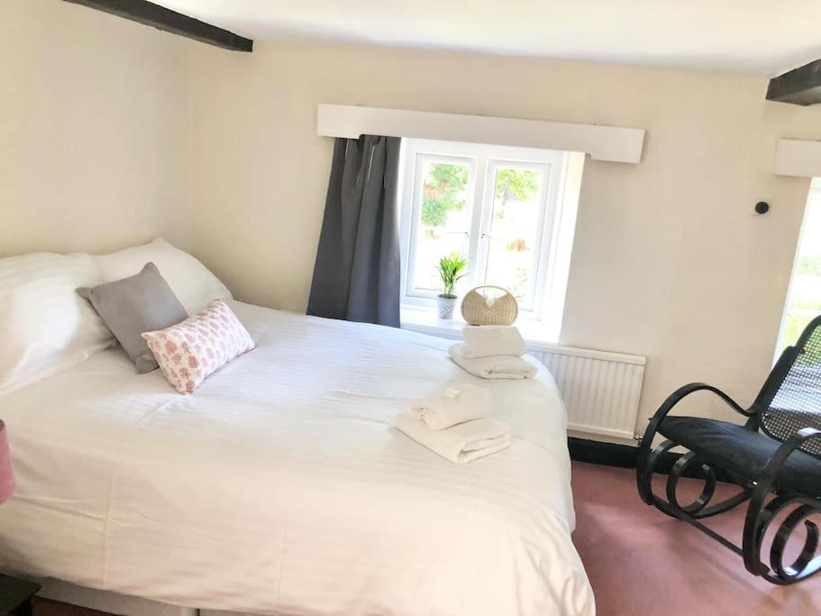 הוילה Wolves Newton Cosy Farmhouse Escape In Monmouthshire מראה חיצוני תמונה
