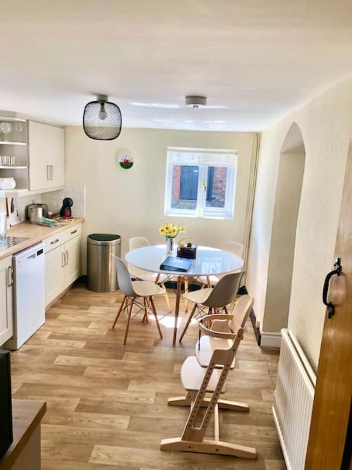 הוילה Wolves Newton Cosy Farmhouse Escape In Monmouthshire מראה חיצוני תמונה
