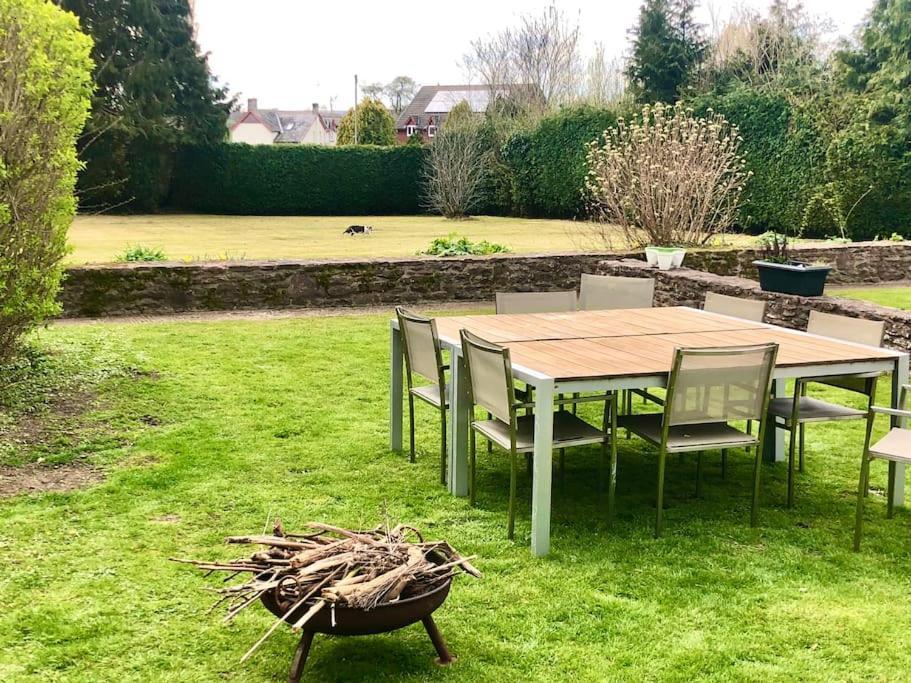 הוילה Wolves Newton Cosy Farmhouse Escape In Monmouthshire מראה חיצוני תמונה
