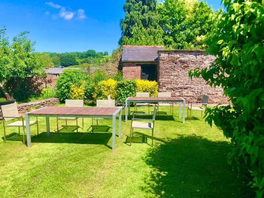 הוילה Wolves Newton Cosy Farmhouse Escape In Monmouthshire מראה חיצוני תמונה