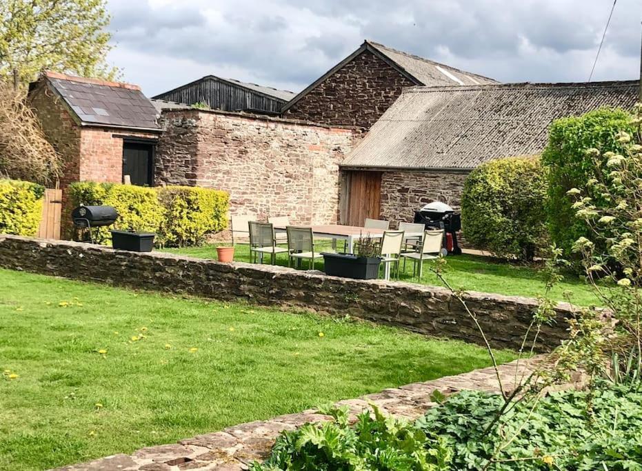 הוילה Wolves Newton Cosy Farmhouse Escape In Monmouthshire מראה חיצוני תמונה