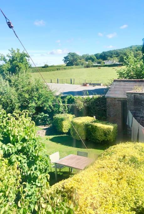 הוילה Wolves Newton Cosy Farmhouse Escape In Monmouthshire מראה חיצוני תמונה
